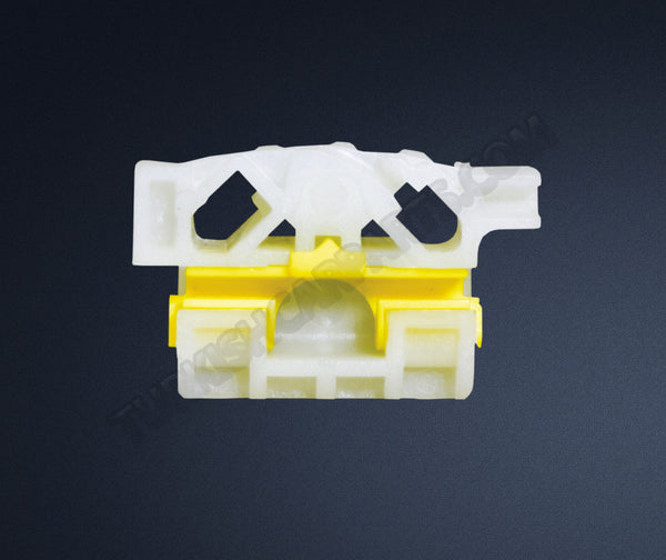 Laguna 2009-2015 Window Regulator Clip Front No:1